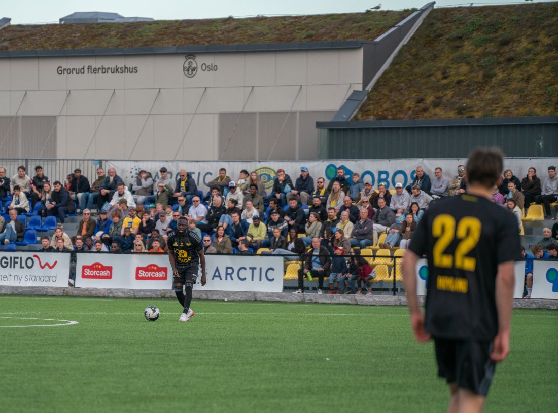 Sully Bojang i årets første kamp.